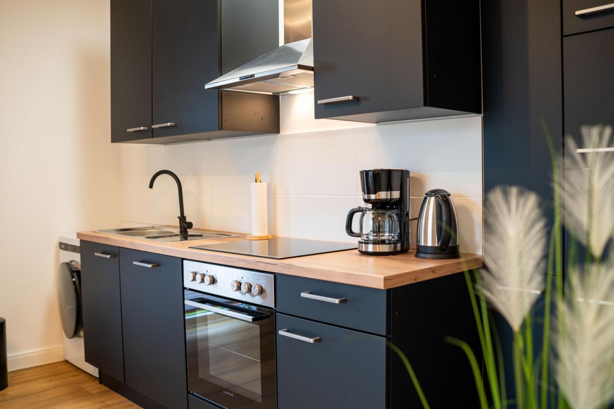 Moebliertes Wohnen - Nina Apartment Rostock Bagian luar foto